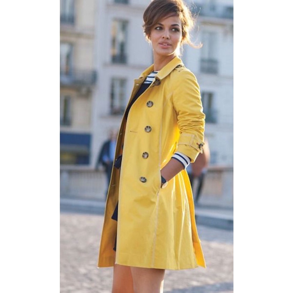 Yellow Gap trench coat 🌼🌻